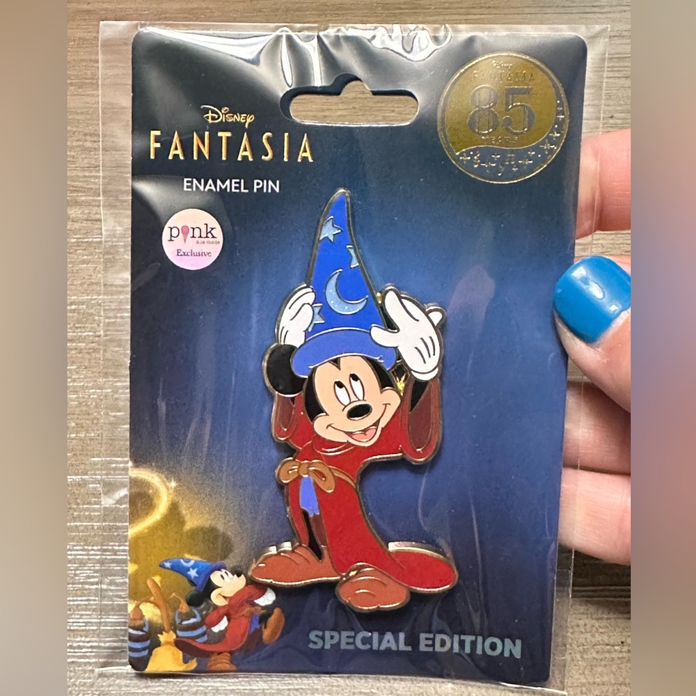 Disney Fantasia Power of the Hat Jumbo Collectible Trading Pin LE1000